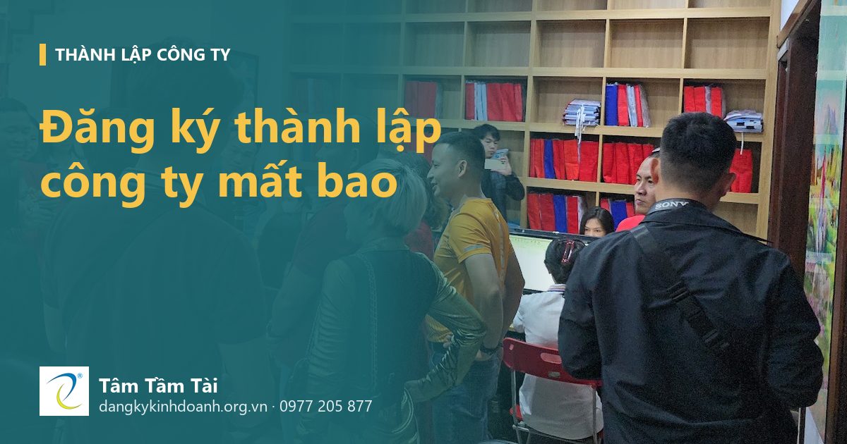 Đăng ký thành lập công ty mất bao – ảnh nền: khách tham quan văn phòng làm việc của Tâm Tầm Tài