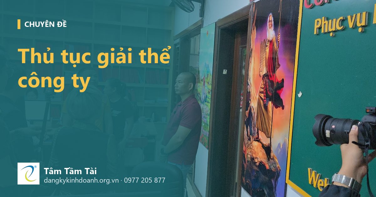 Thủ tục giải thể công ty – ảnh nền: khách tham quan văn phòng làm việc của Tâm Tầm Tài