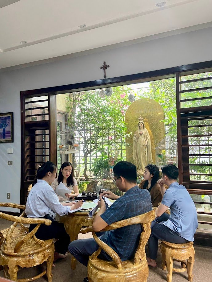 Tâm - Tầm - Tài tư vấn thành lập công ty cho khách tại văn phòng